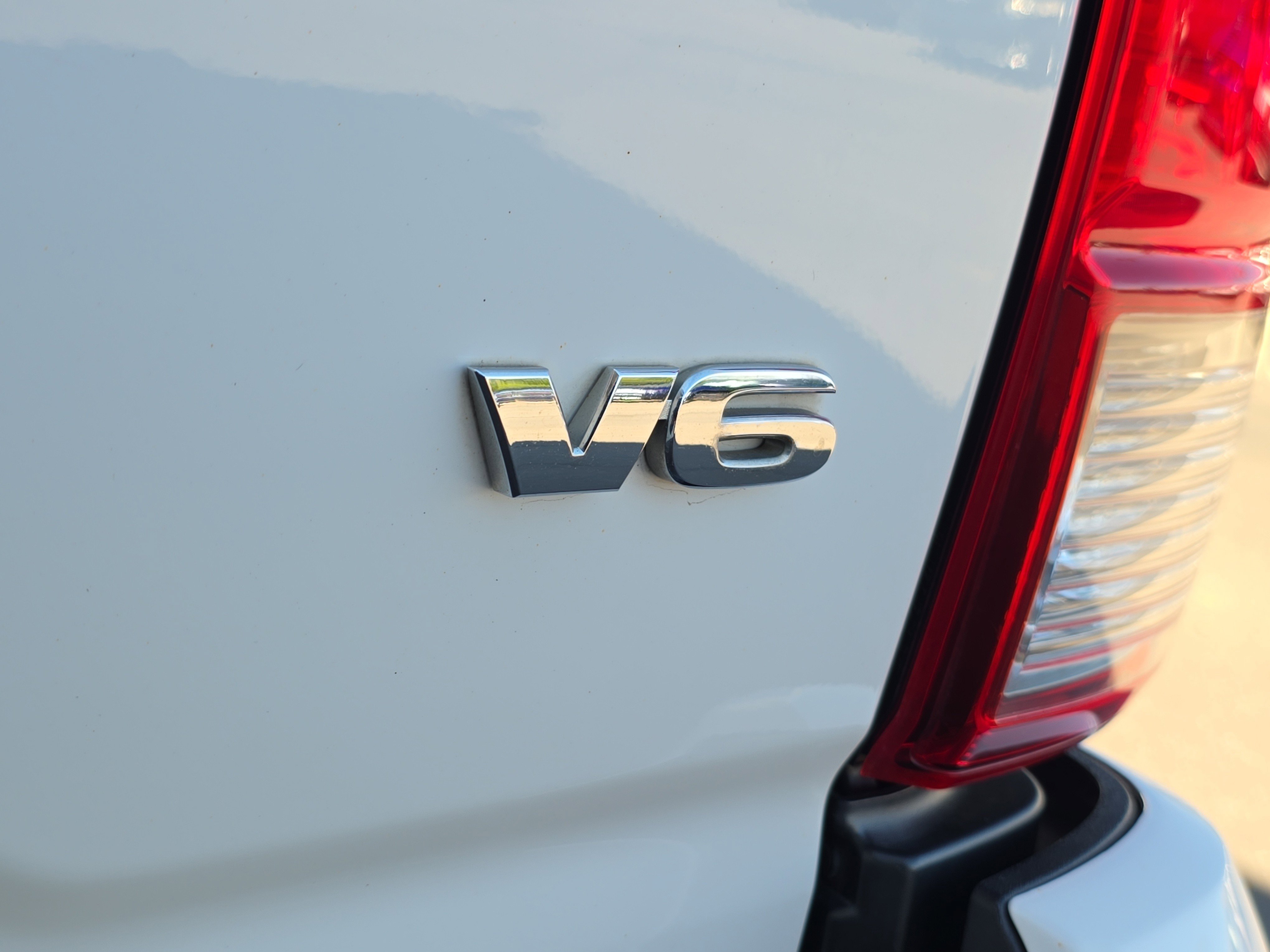 Used 2017 Toyota Tacoma TRD Sport w/ Premium & Technology Package AWD/4WD image 8