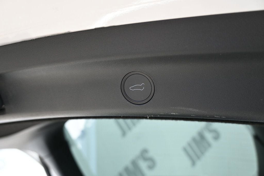 Used 2021 Tesla Model Y Long Range AWD/4WD image 18