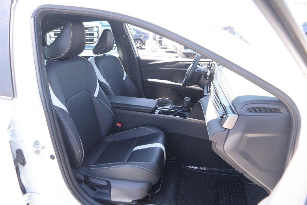 Used 2025 Toyota Camry SE FWD image 9