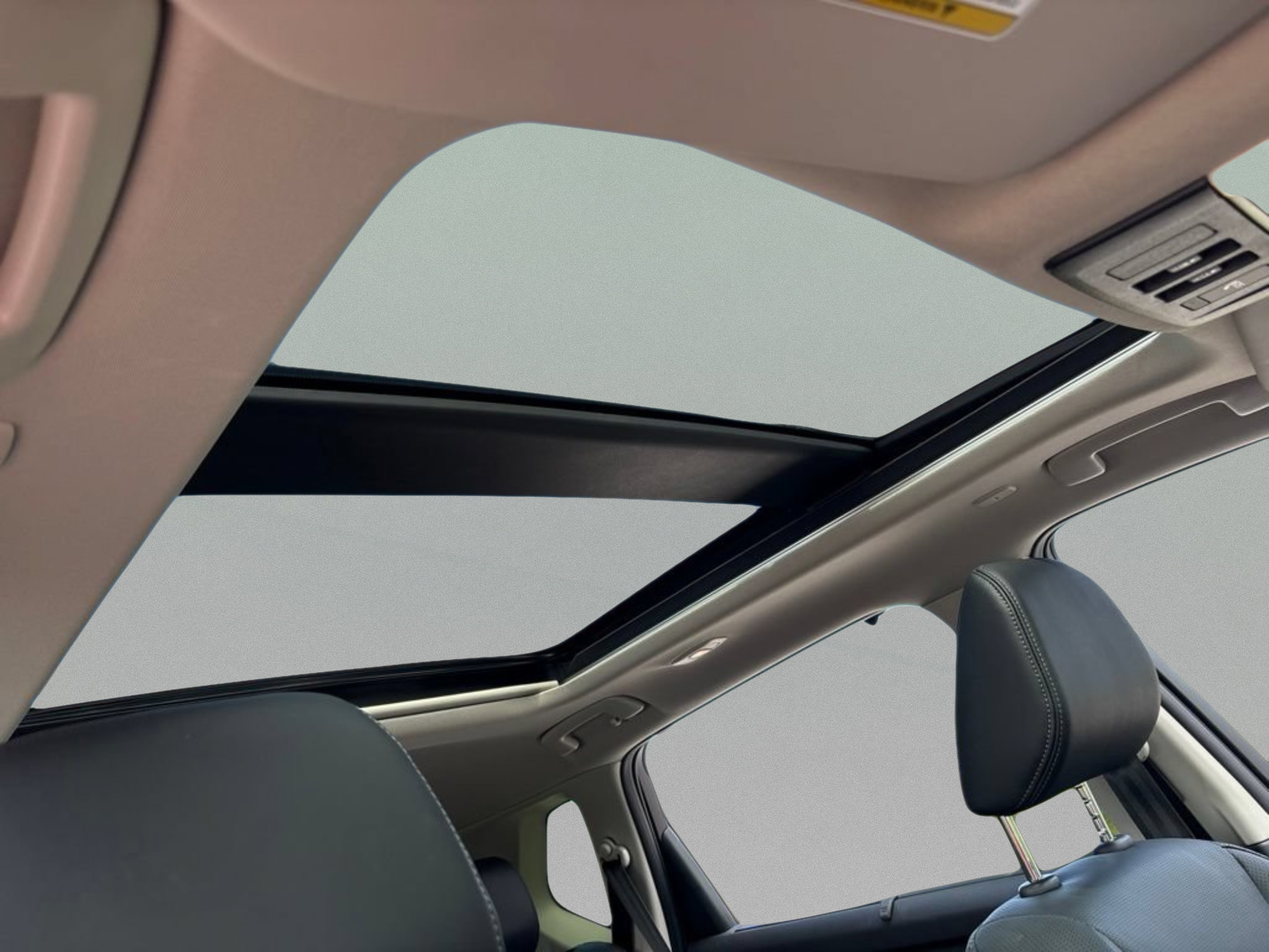 Used 2025 Nissan Rogue Platinum w/ Platinum Premium Package FWD image 21