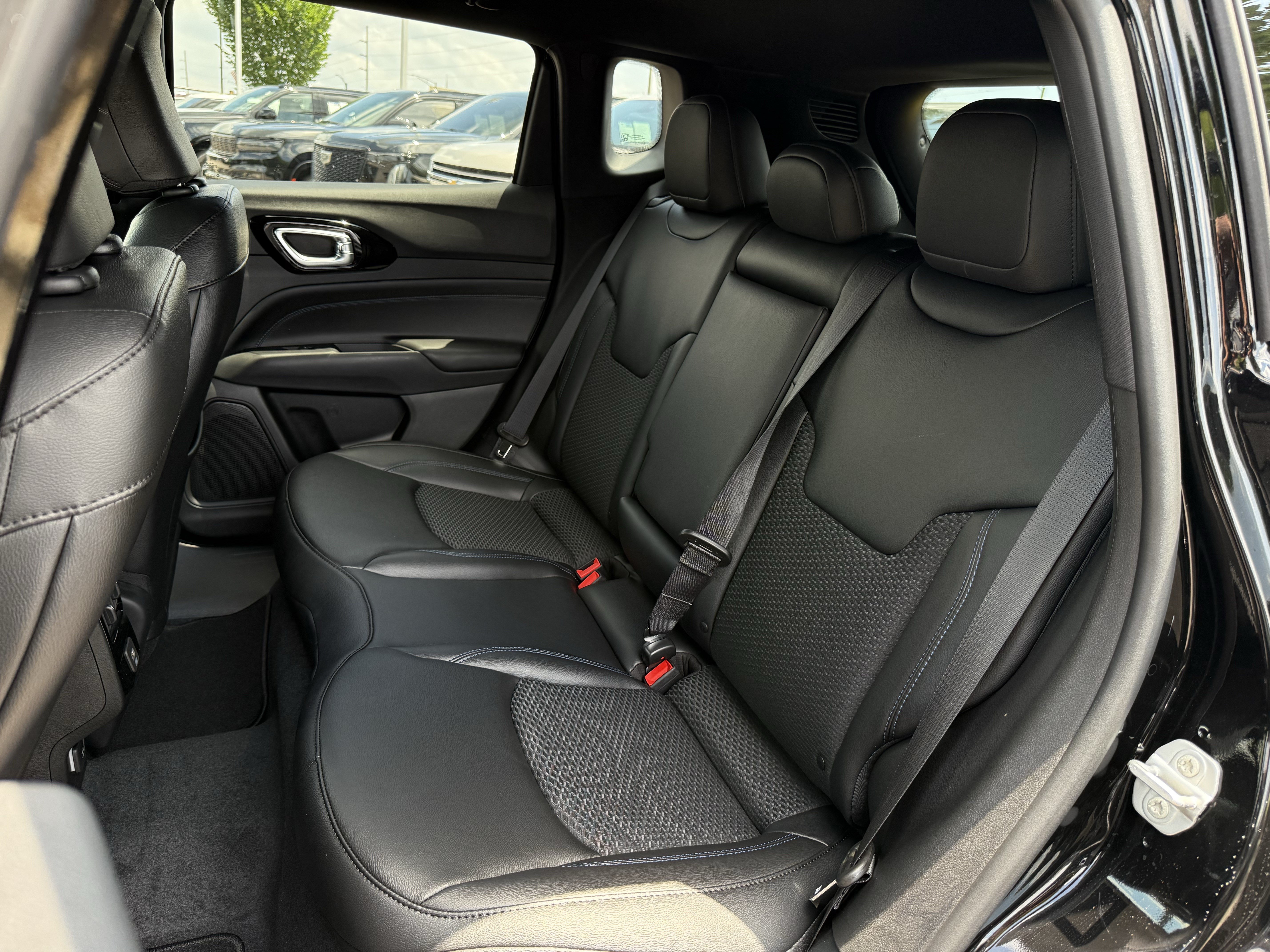 New 2026 Jeep Compass Latitude AWD/4WD image 31