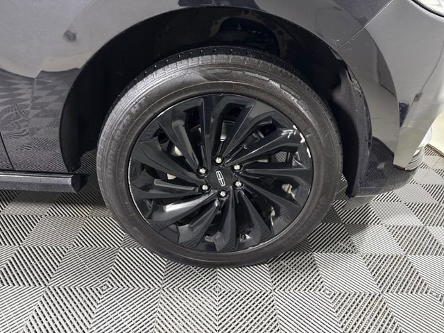 Used 2020 Lincoln Navigator L Black Label w/ Cargo Convenience Package image 11