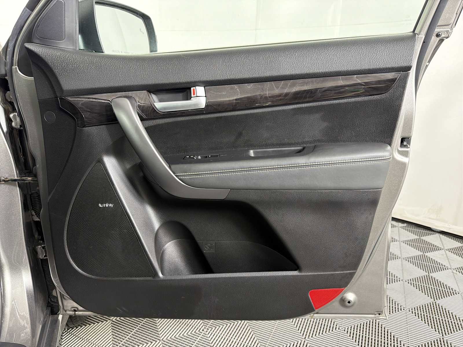 Used 2014 Kia Sorento SX w/ 3rd Row Package image 12