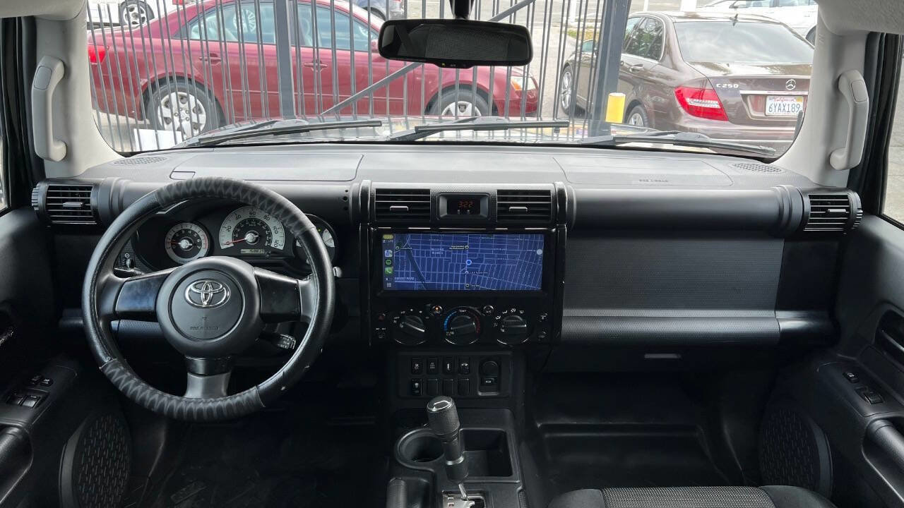 Used 2009 Toyota FJ Cruiser 2WD image 11
