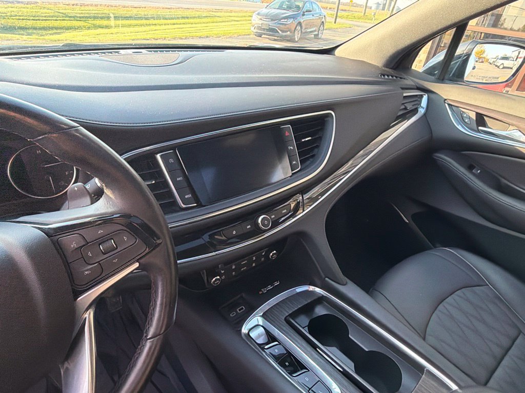 Used 2023 Buick Enclave Avenir w/ Avenir Technology Package AWD/4WD image 31