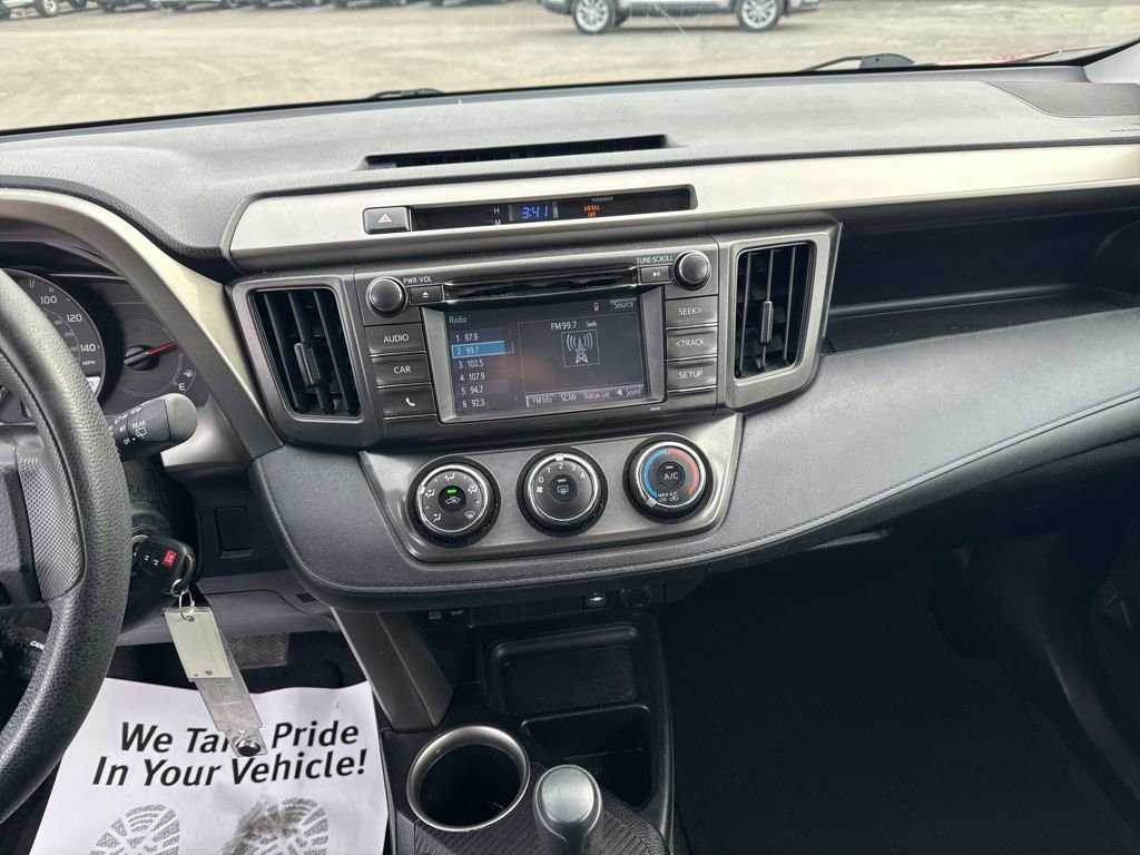 Used 2015 Toyota RAV4 LE image 18