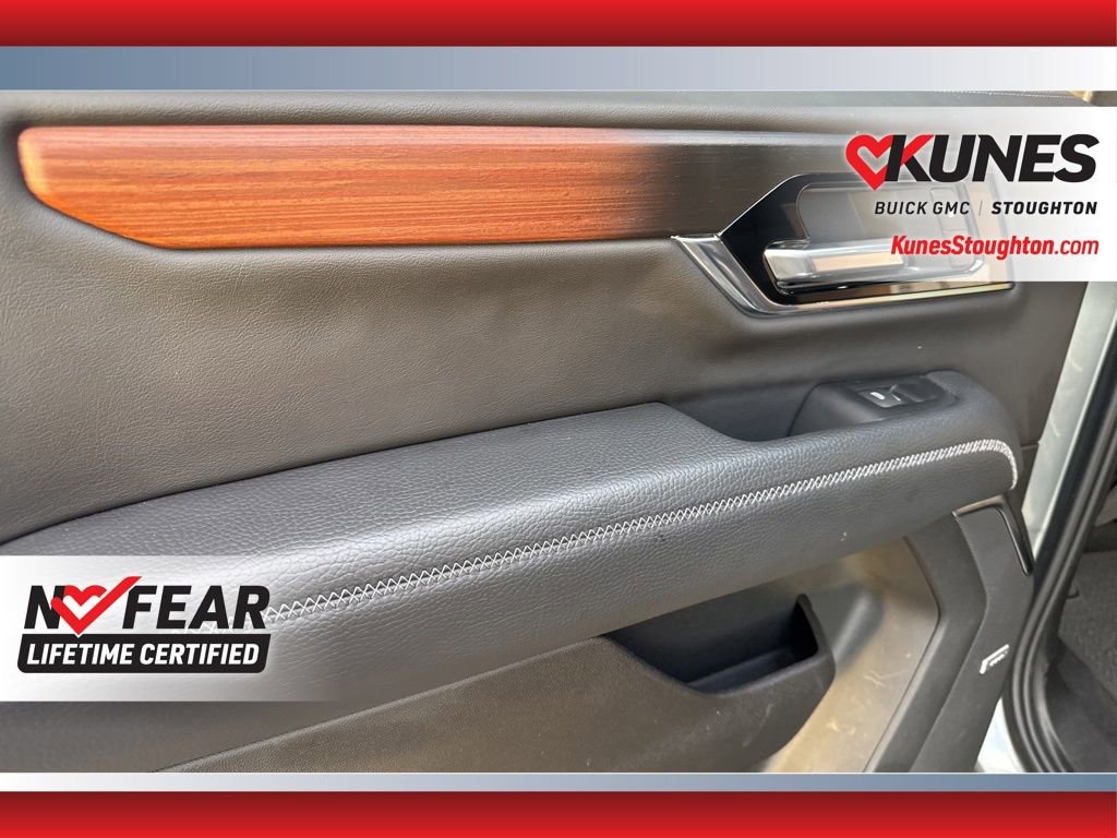 Used 2025 GMC Yukon XL Denali image 23