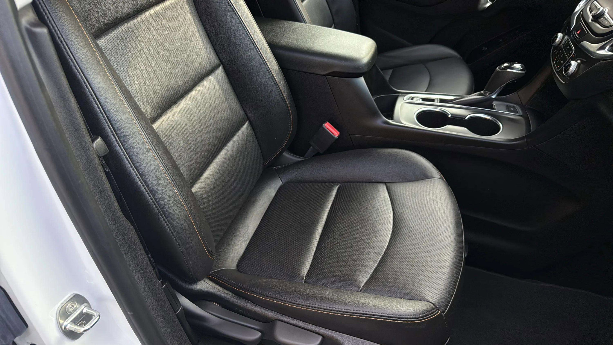 Used 2021 Chevrolet Equinox LT image 25