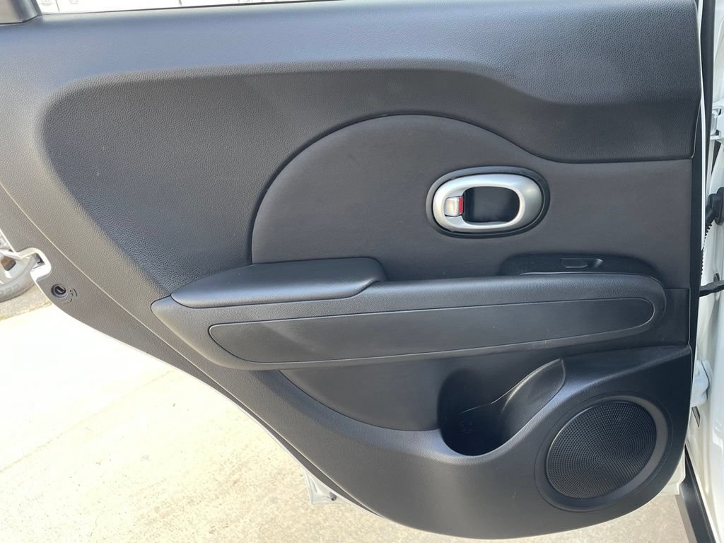 Used 2014 Kia Soul FWD image 18