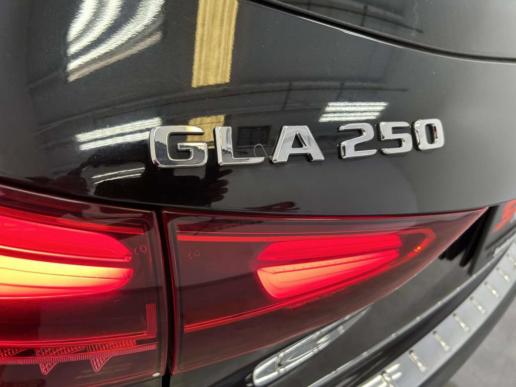 Used 2025 Mercedes-Benz GLA 250 4MATIC image 10