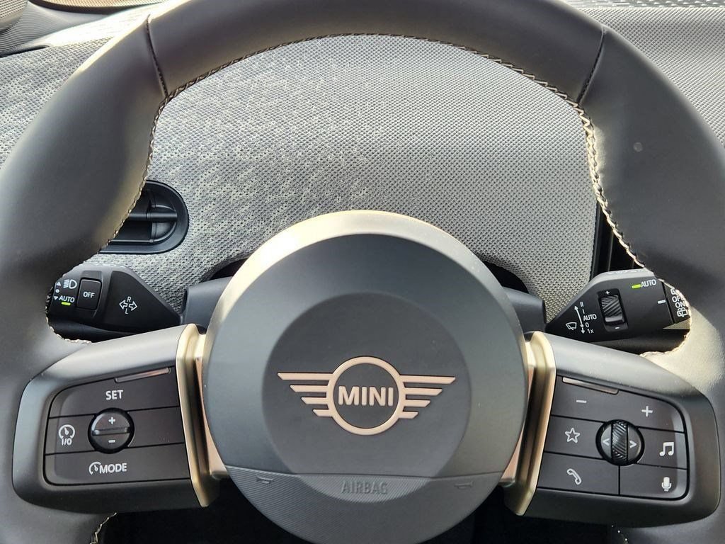 Used 2026 MINI Cooper 2-Door Hardtop FWD image 12