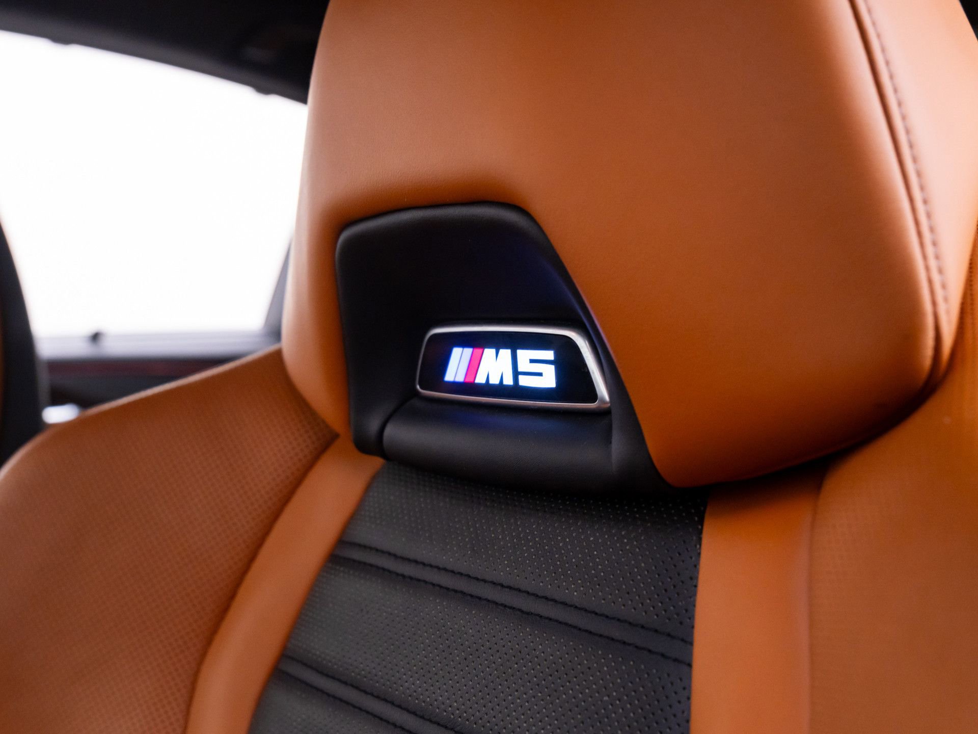 Used 2019 BMW M5 image 19