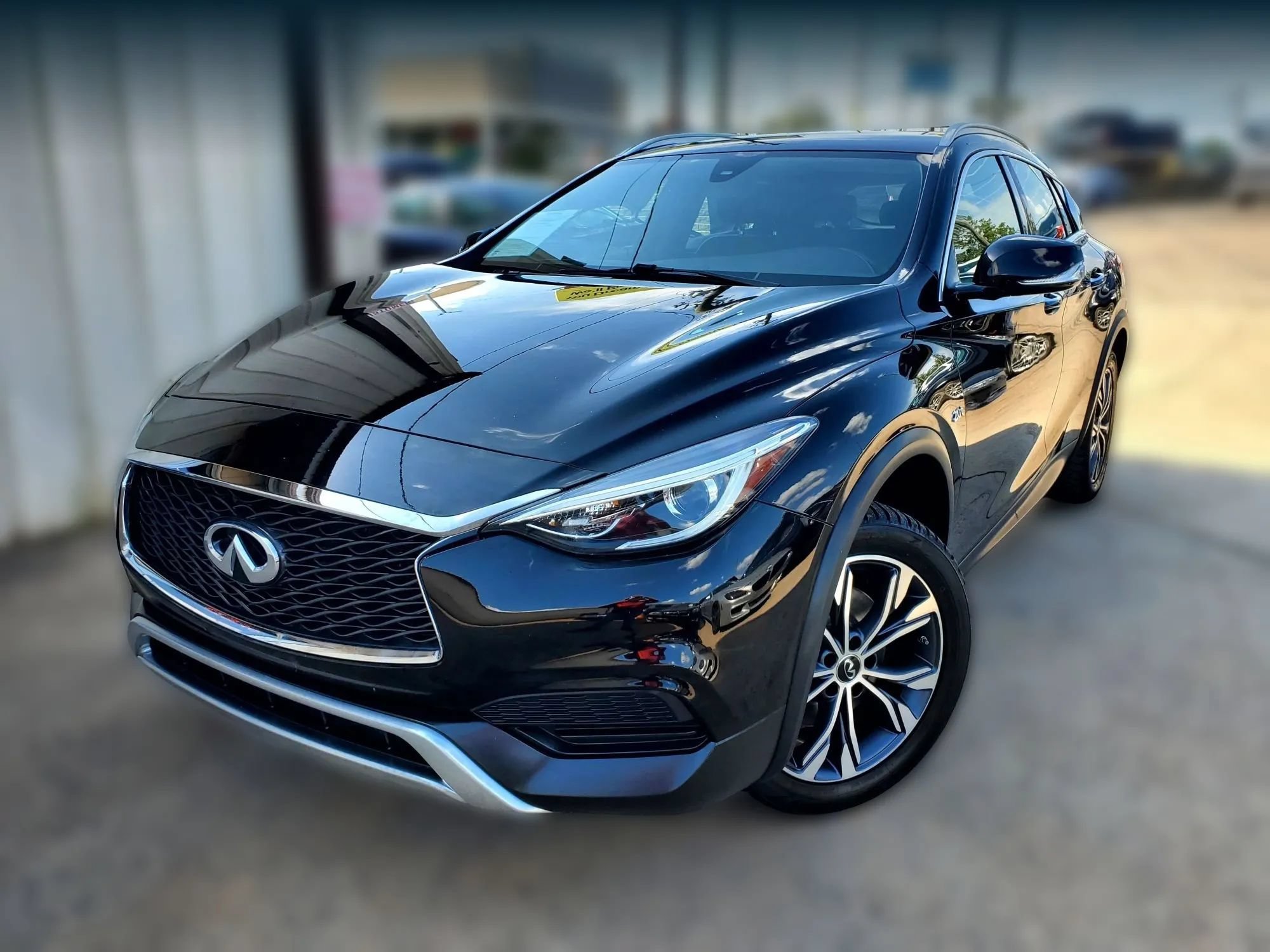Used 2017 INFINITI QX30 AWD image 6