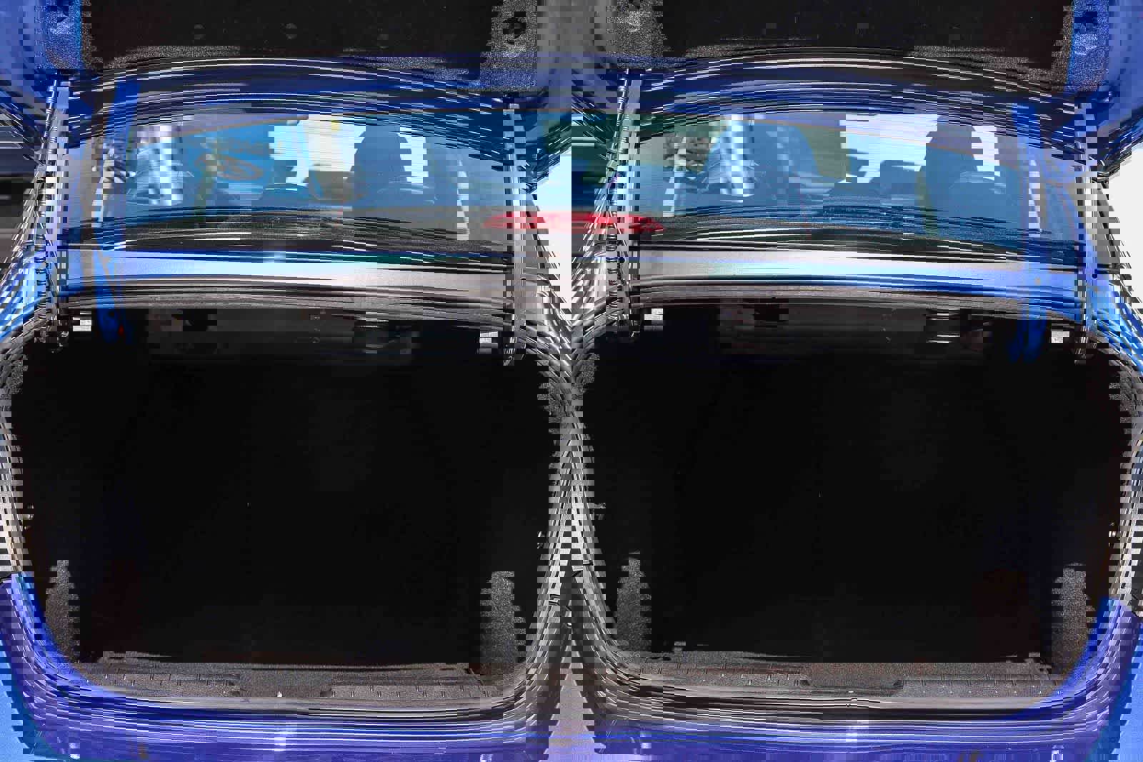 Certified 2023 Hyundai Elantra Limited w/ Cargo Package image 26