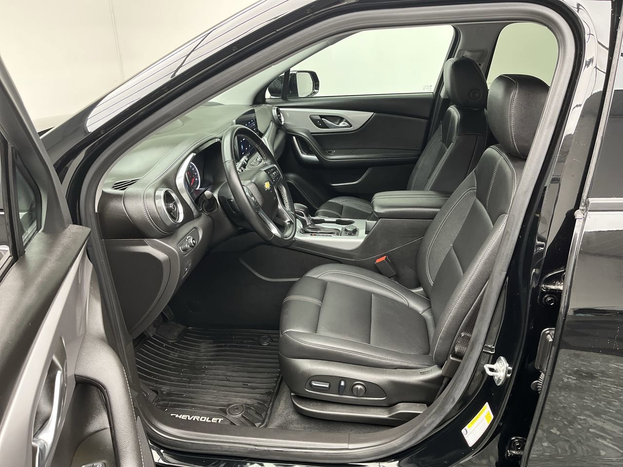 Certified 2024 Chevrolet Blazer LT w/ Midnight/Sport Edition AWD/4WD image 3