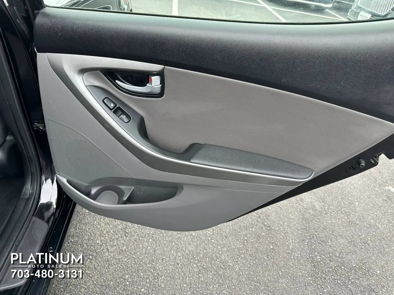 Used 2014 Hyundai Elantra Limited w/ Option Group 03 FWD image 16