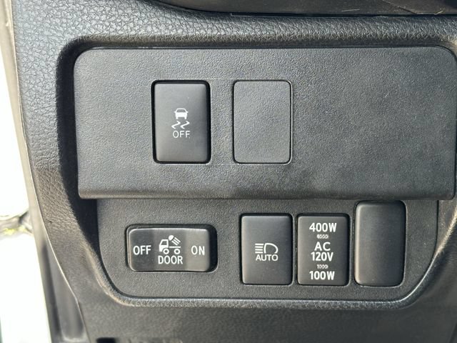 Used 2020 Toyota Tacoma TRD Off-Road w/ TRD Premium Off Road Package AWD/4WD image 24