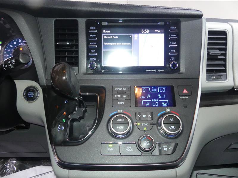 Used 2018 Toyota Sienna XLE Premium w/ Cargo Management Package image 35