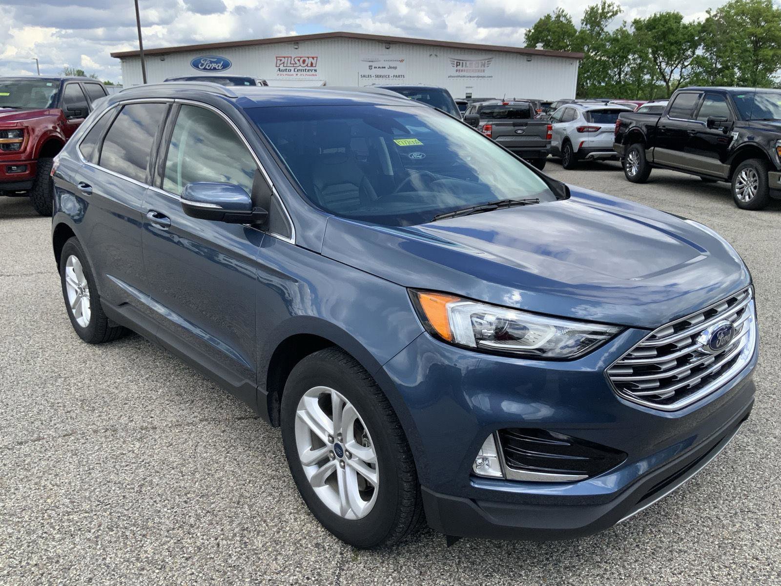 Used 2019 Ford Edge SEL w/ Equipment Group 201A AWD/4WD image 2