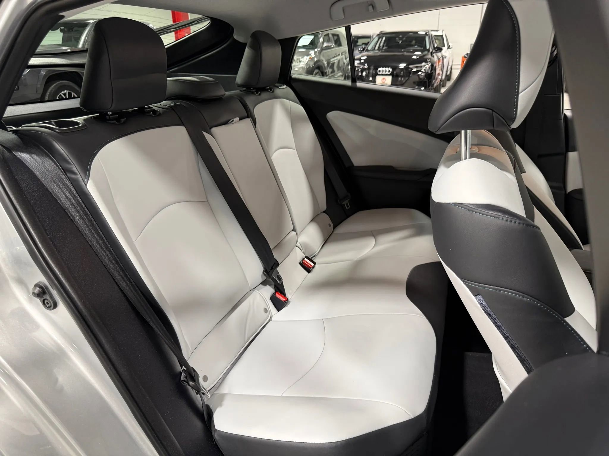 Used 2017 Toyota Prius Four w/ Premium Convenience Package image 54