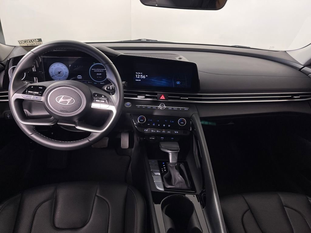 Certified 2025 Hyundai Elantra Limited image 14