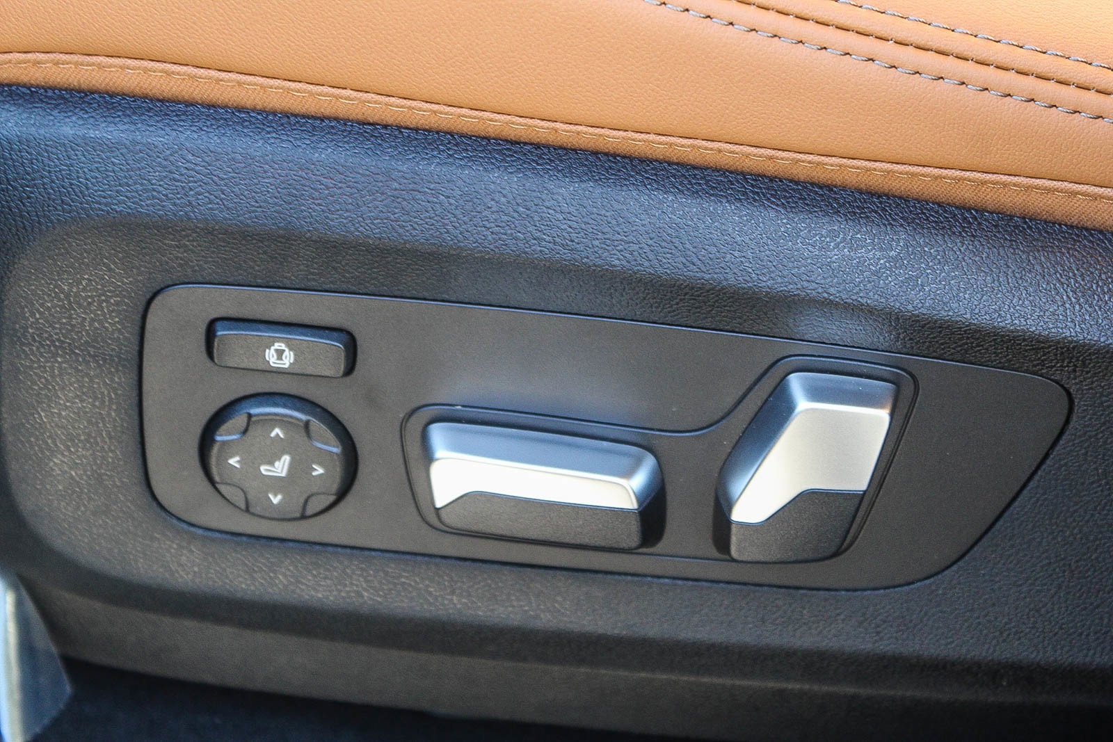 New 2026 BMW X5 sDrive40i w/ M Sport Package image 21