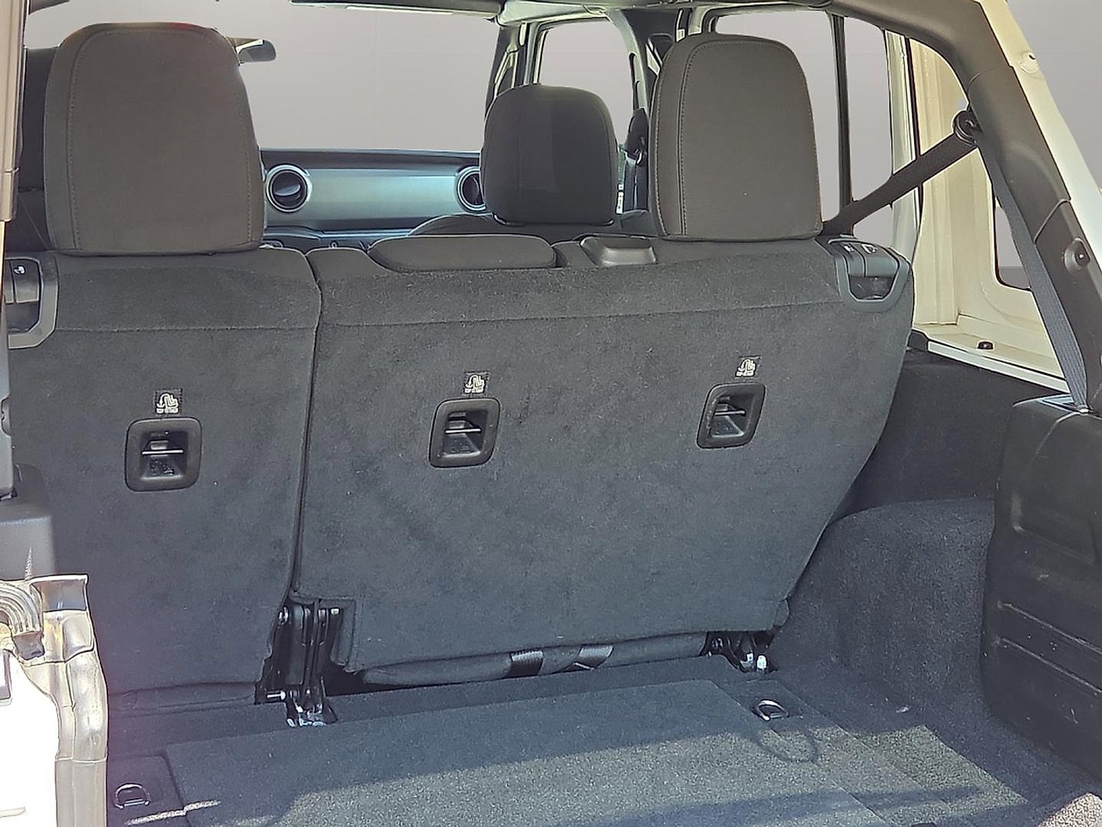 Used 2020 Jeep Wrangler Unlimited Sport image 8