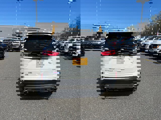 Used 2022 Ford Edge Titanium AWD/4WD image 6