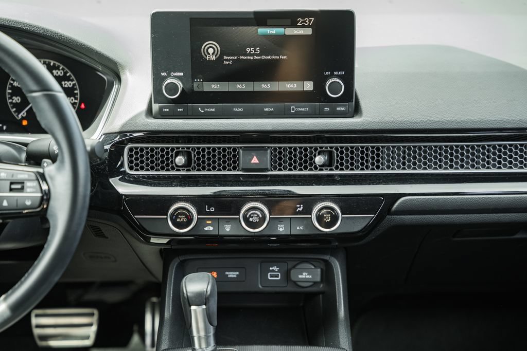 Used 2023 Honda Civic Sport image 19