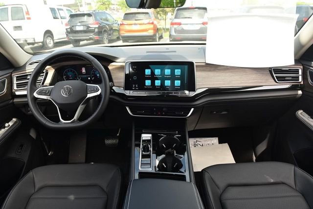 New 2026 Volkswagen Atlas SEL image 7