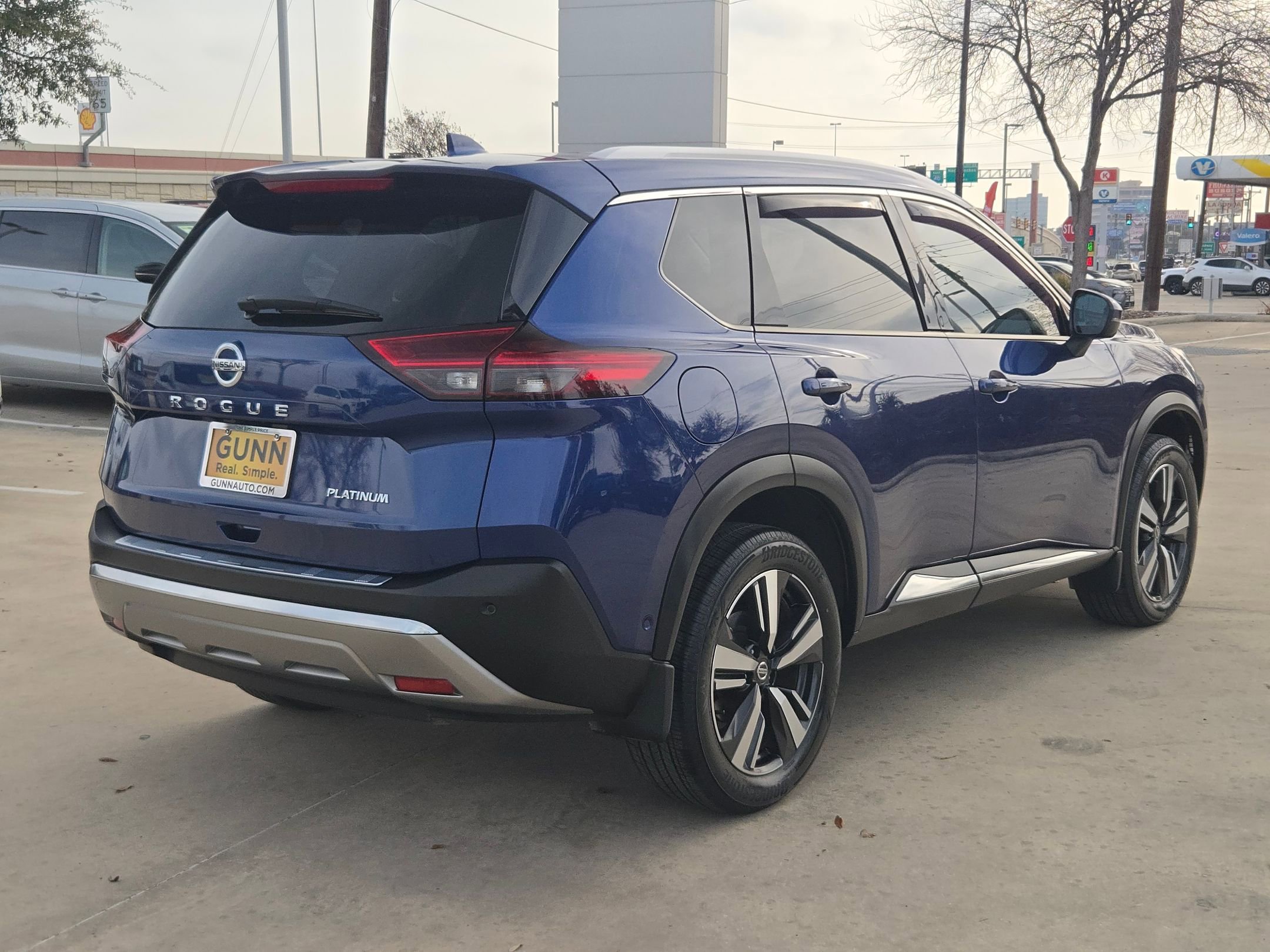 Used 2021 Nissan Rogue Platinum image 7