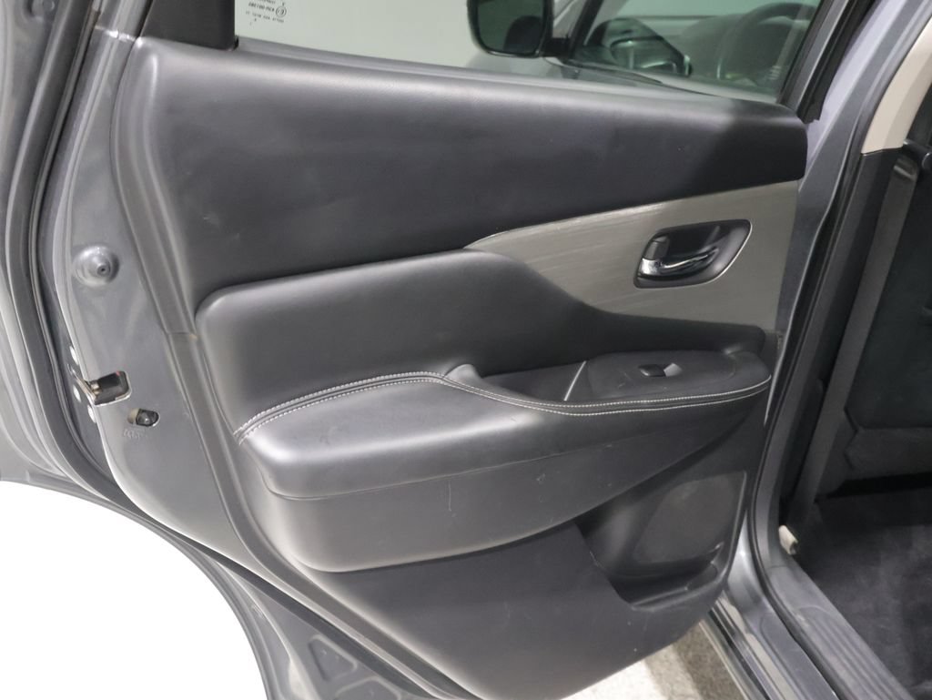 Used 2018 Nissan Murano SV AWD/4WD image 19