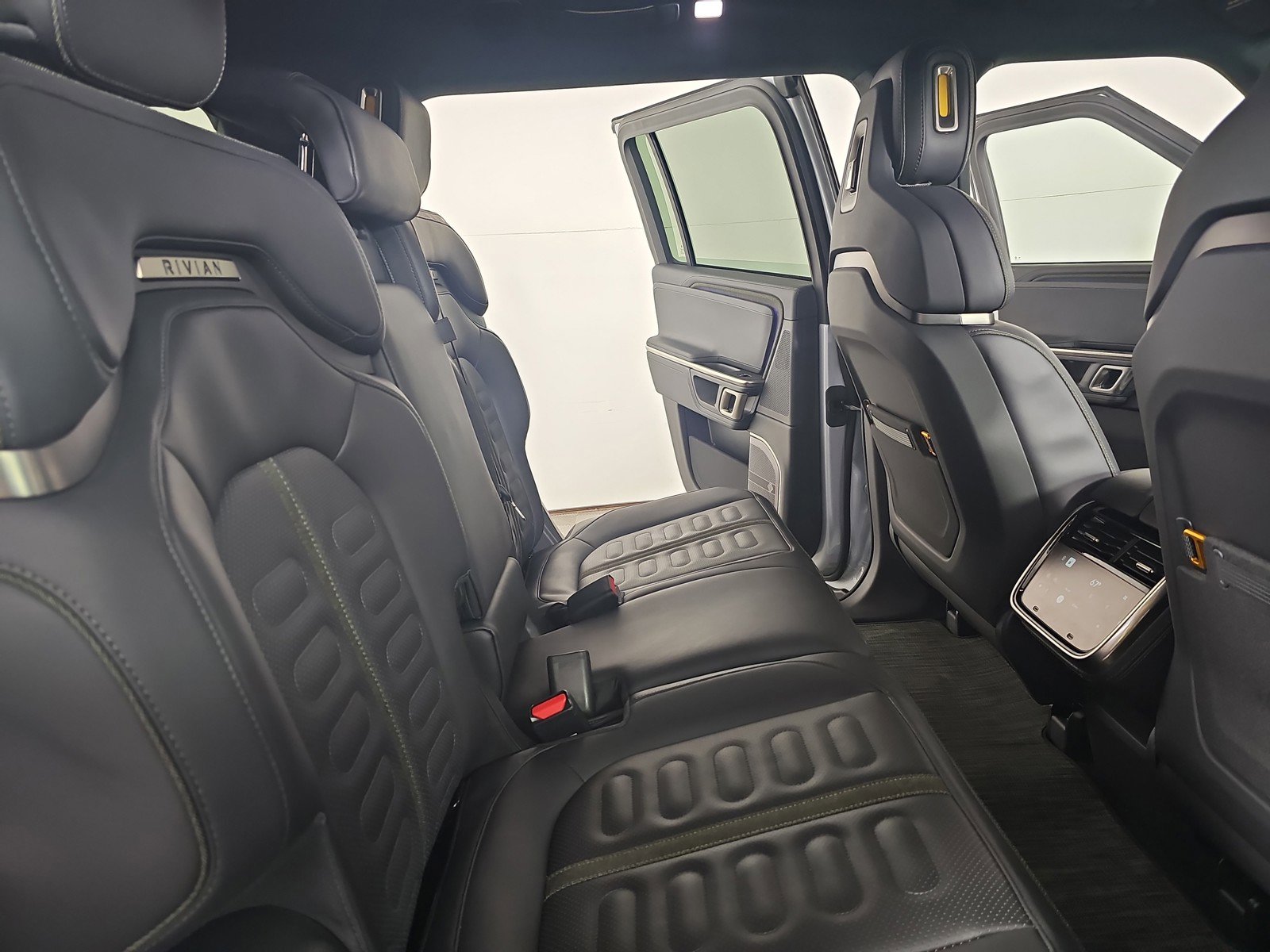 Used 2024 Rivian R1S Adventure image 23