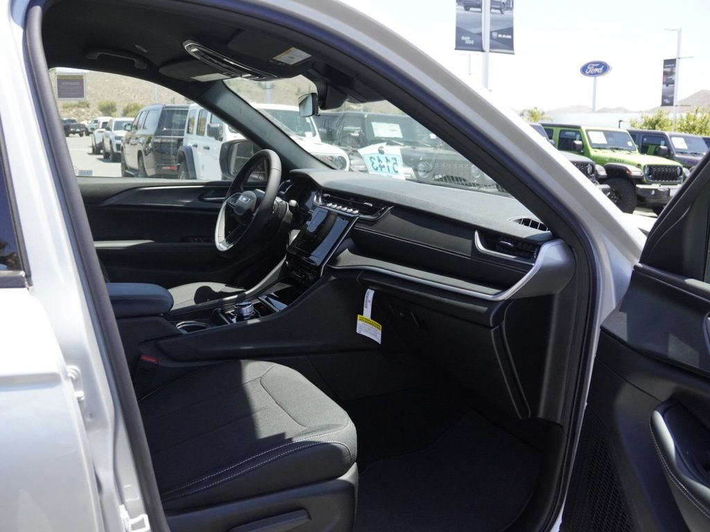 New 2026 Jeep Grand Cherokee Laredo RWD image 23