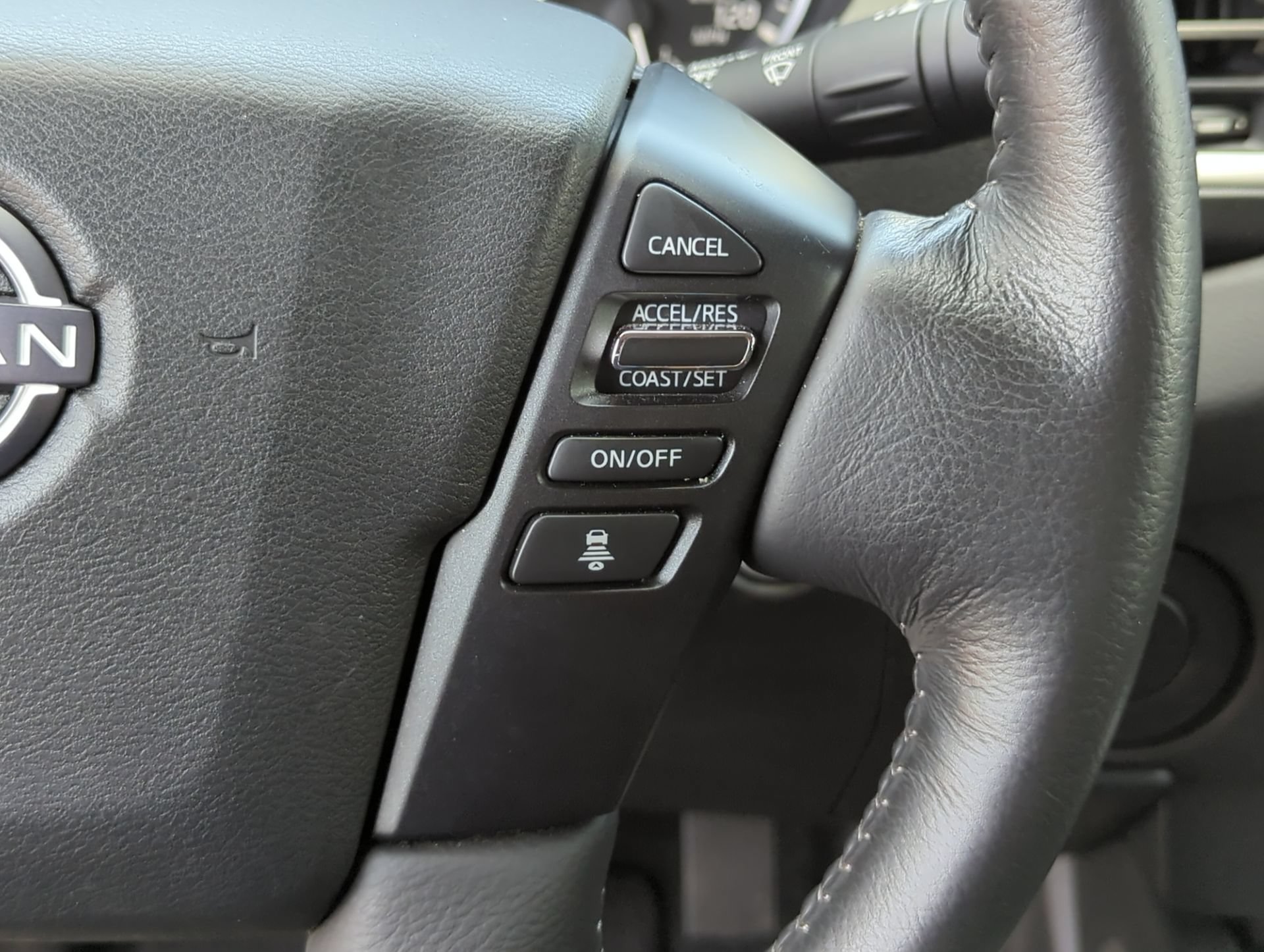Used 2024 Nissan Frontier SL w/ Technology Package RWD image 30