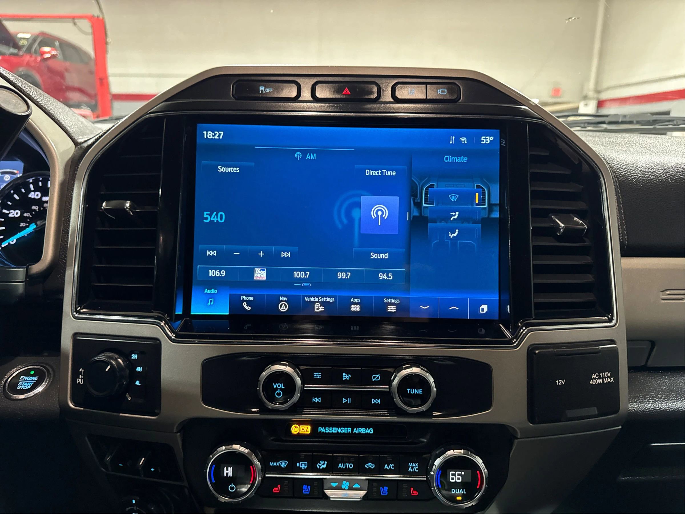 Used 2022 Ford F350 Lariat w/ Black Appearance Package image 18