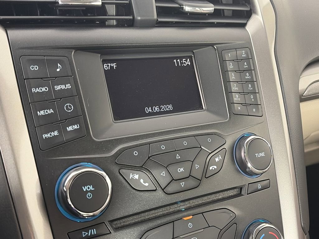 Used 2018 Ford Fusion SE image 19