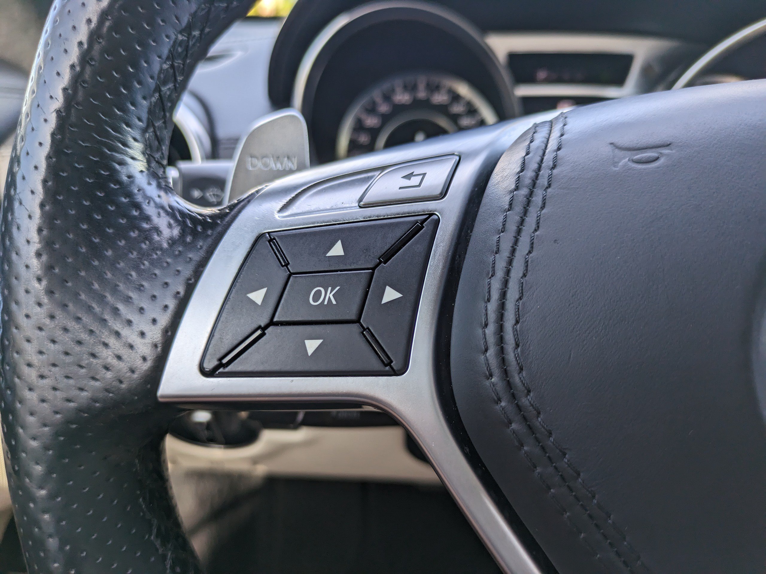 Used 2014 Mercedes-Benz SL 63 AMG image 23