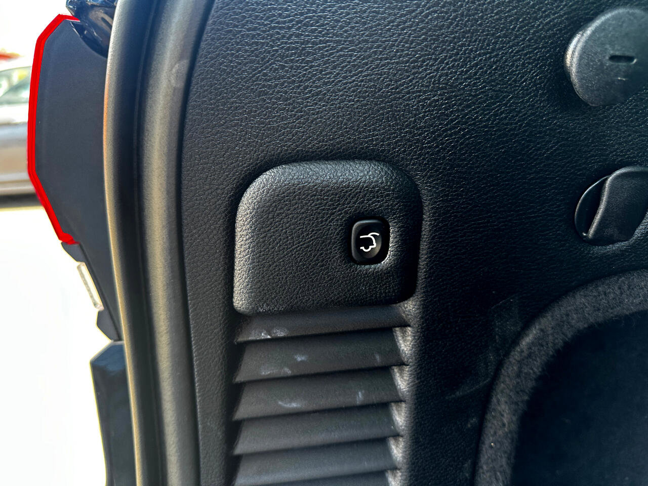 Used 2020 Jeep Grand Cherokee High Altitude image 24