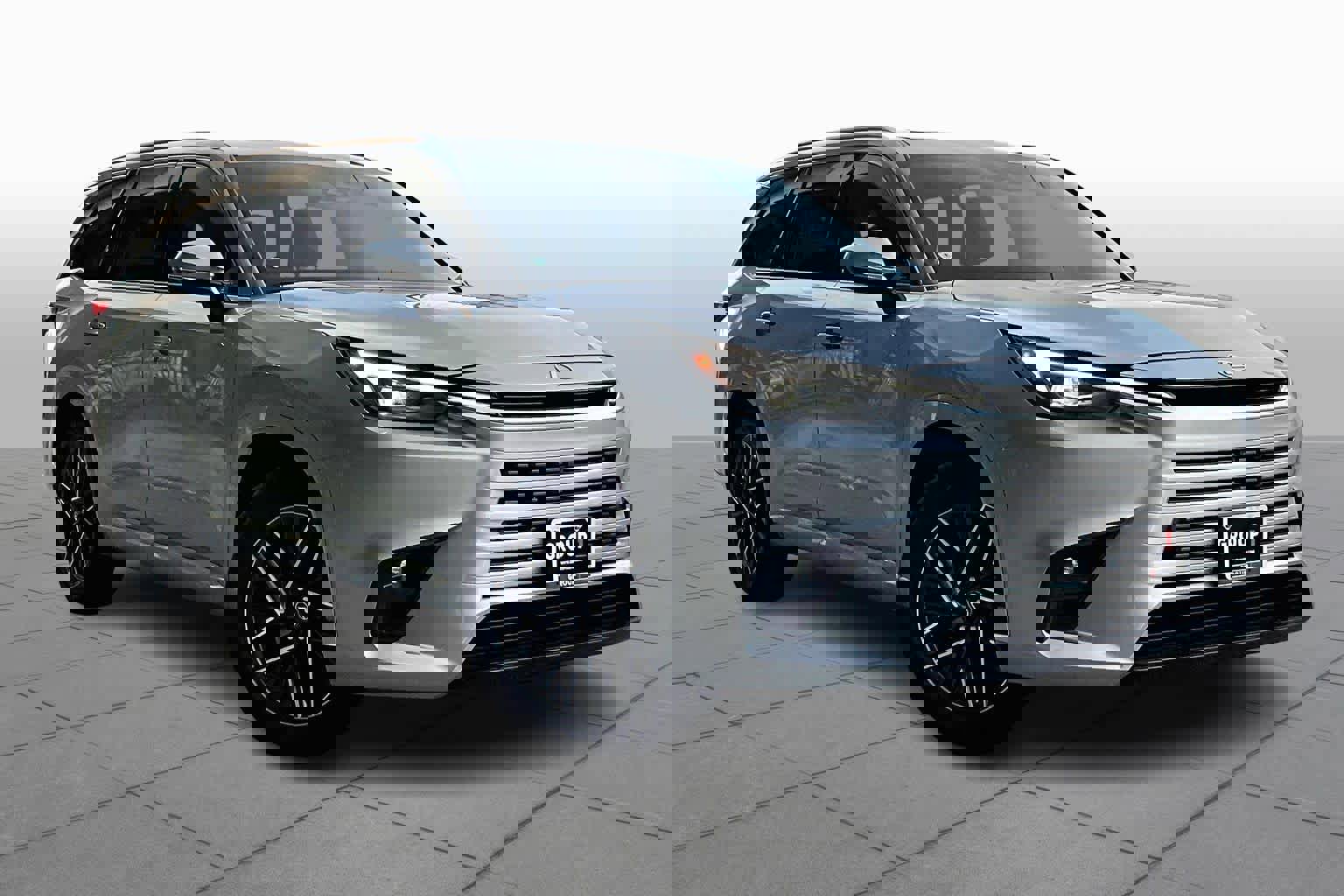 Used 2025 Lexus TX 350 FWD image 2