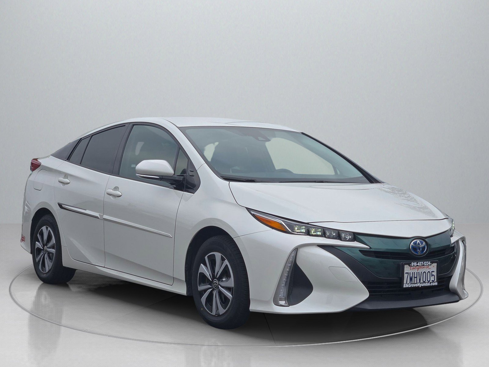 Used 2017 Toyota Prius Prime Premium image 10