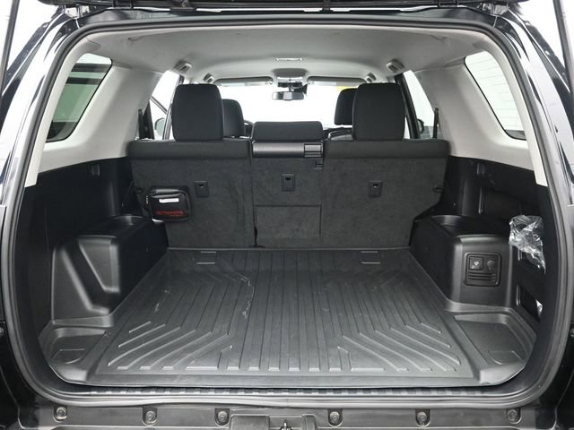 Used 2022 Toyota 4Runner TRD Off-Road AWD/4WD image 25