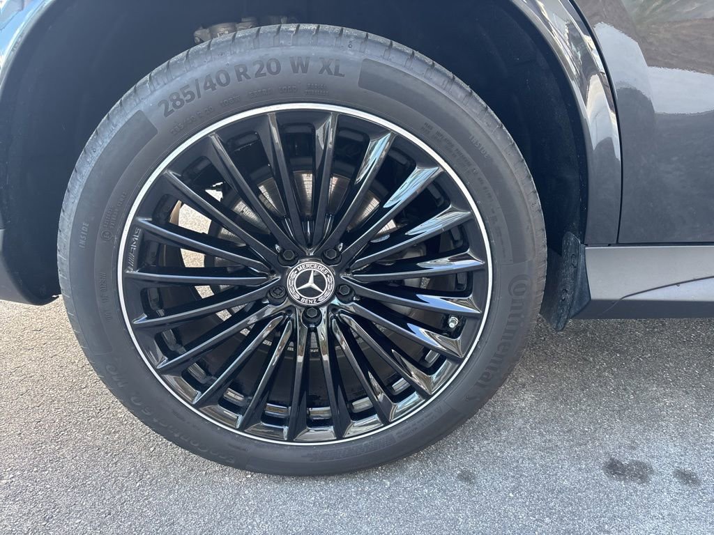 Used 2025 Mercedes-Benz GLC 300 image 11
