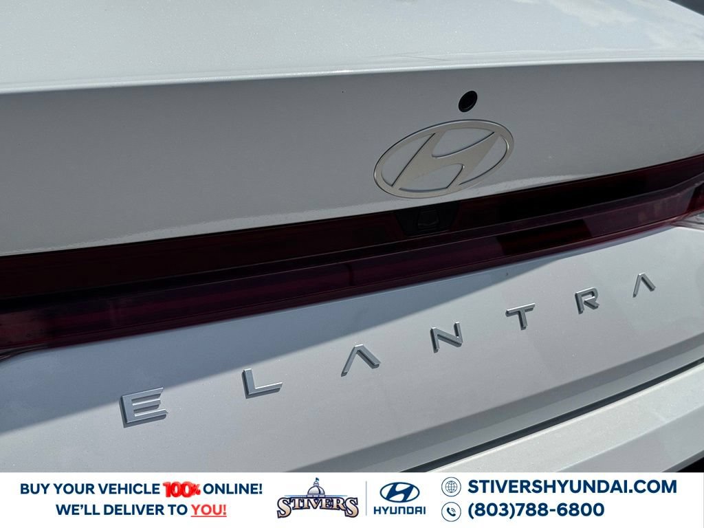 New 2026 Hyundai Elantra Hybrid FWD image 14