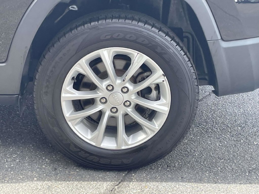 Certified 2022 Jeep Cherokee Latitude Lux AWD/4WD image 12