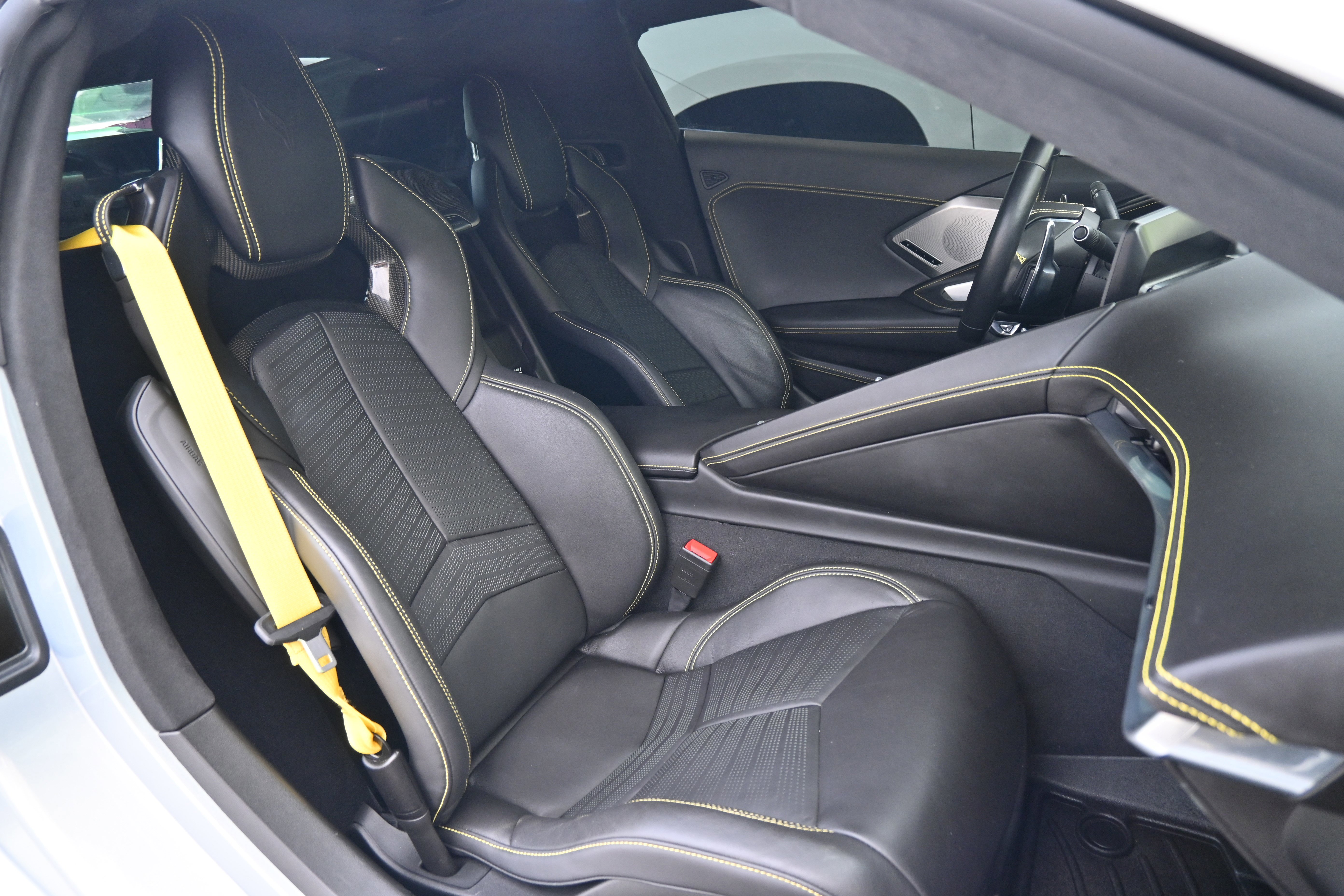 Used 2021 Chevrolet Corvette Stingray Premium Cpe w/ Z51 Performance Package image 16