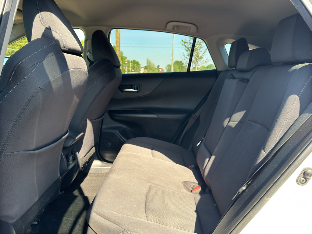 Used 2022 Toyota Venza LE image 14