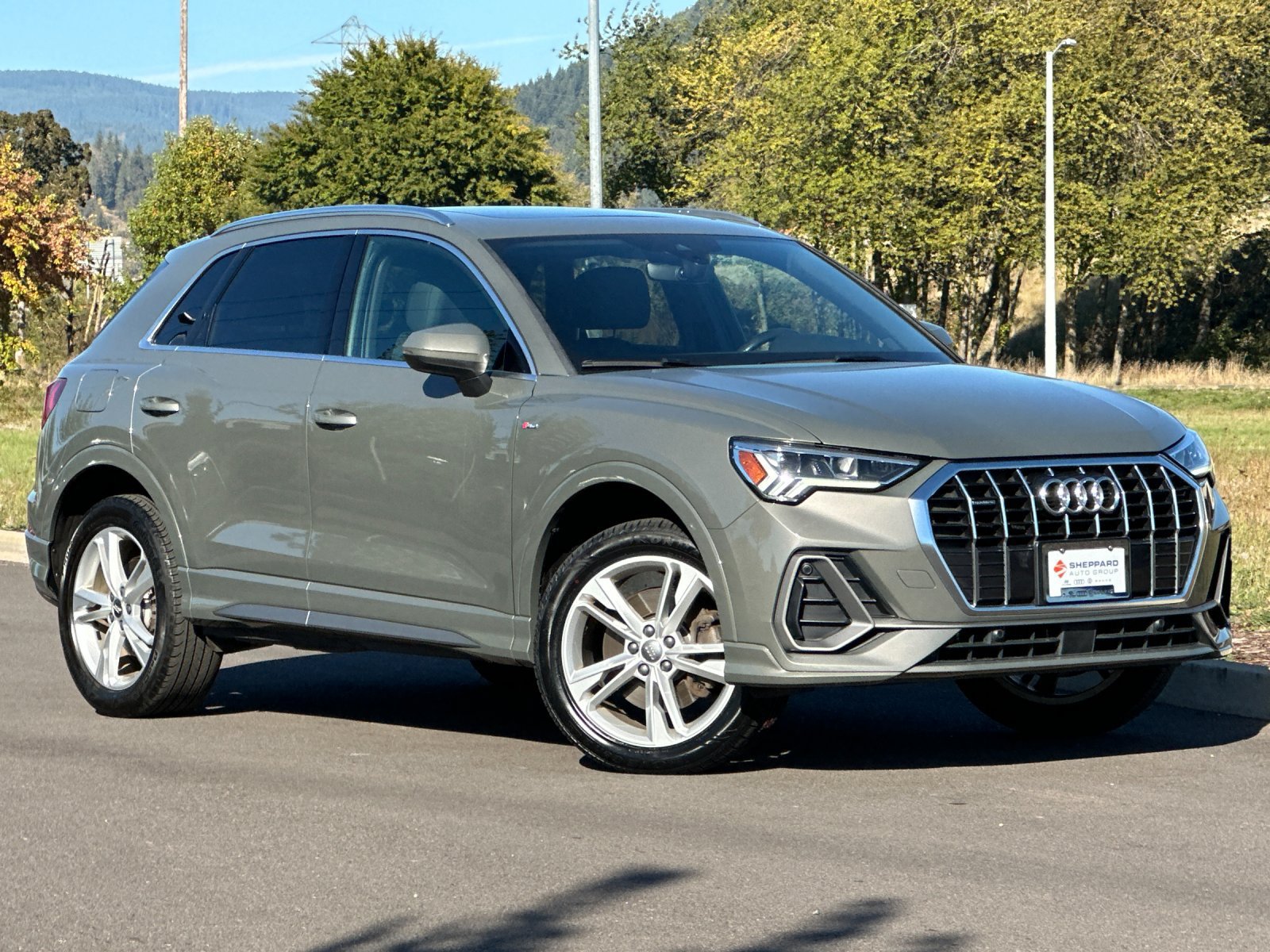 Used 2019 Audi Q3 2.0T Premium Plus AWD/4WD image 1