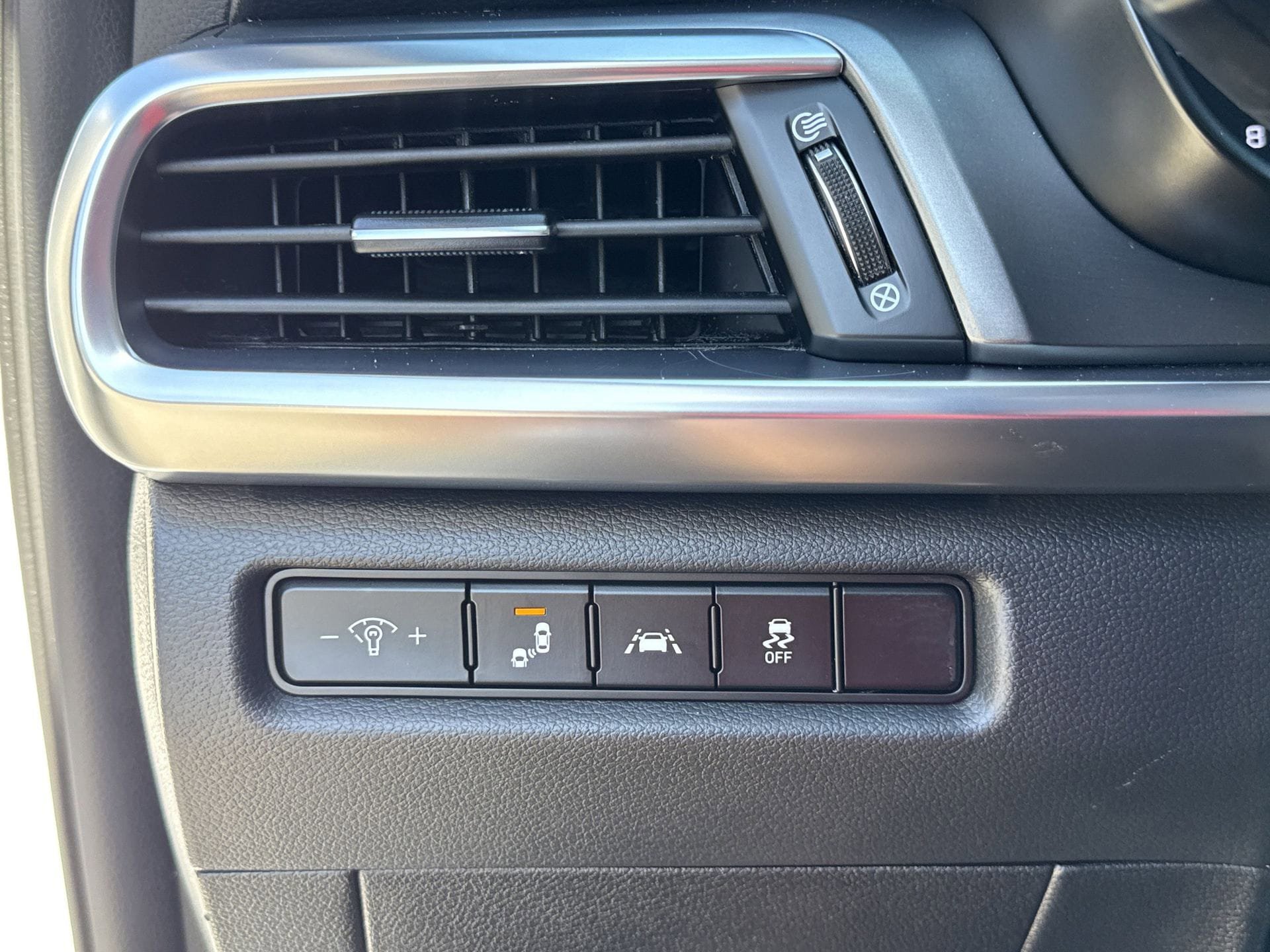 Used 2022 Kia Telluride S image 12