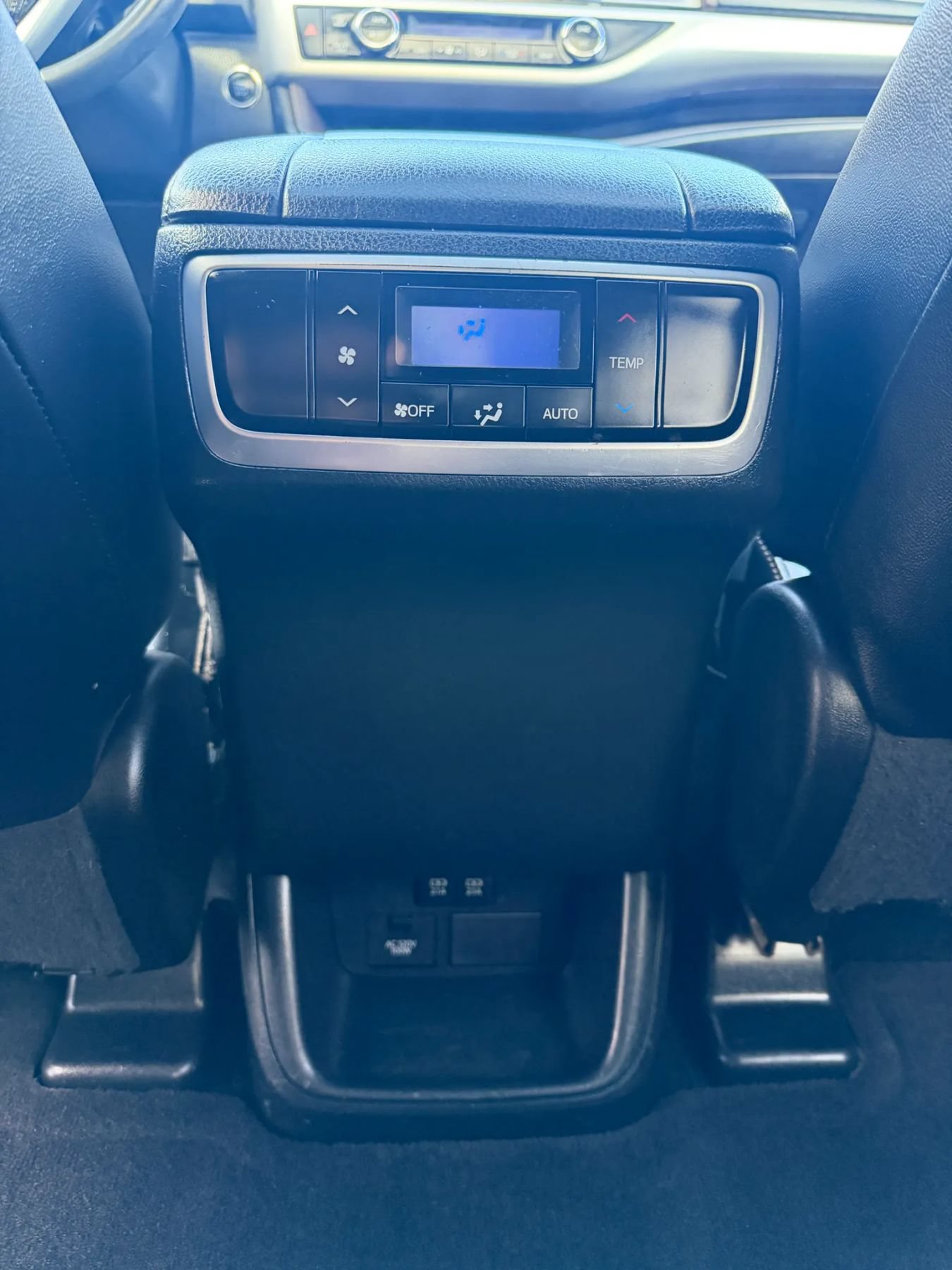 Used 2019 Toyota Highlander XLE FWD image 22